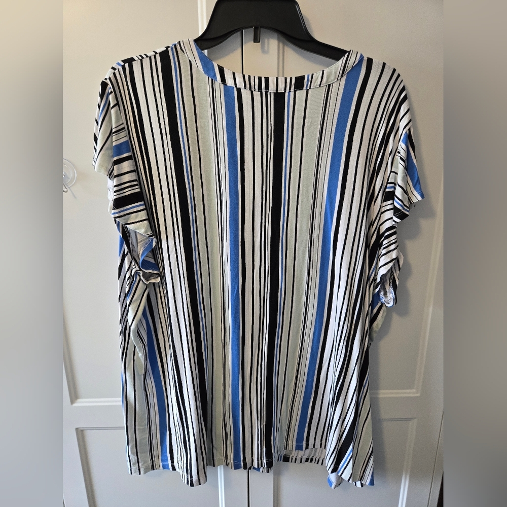 Liz Claiborne Striped Blue and White Women's Top Flutter Sleeves Sz 2X - Picture 3 of 3